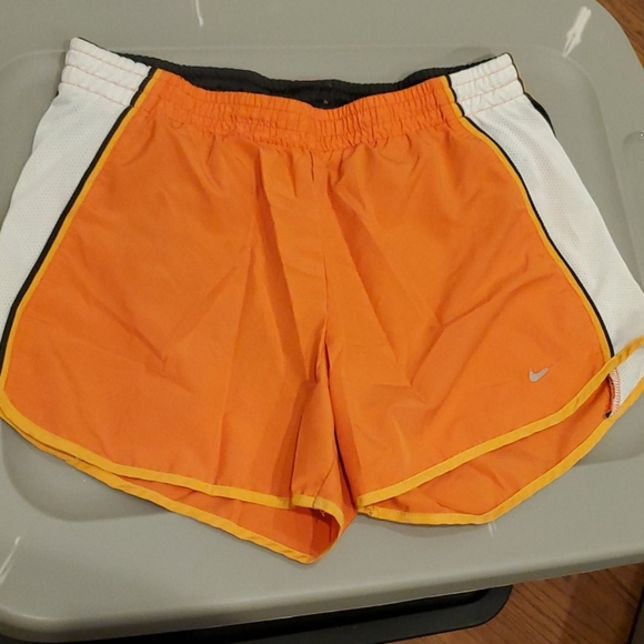 Perfect condition Nike running shorts - Picture 2 of 3